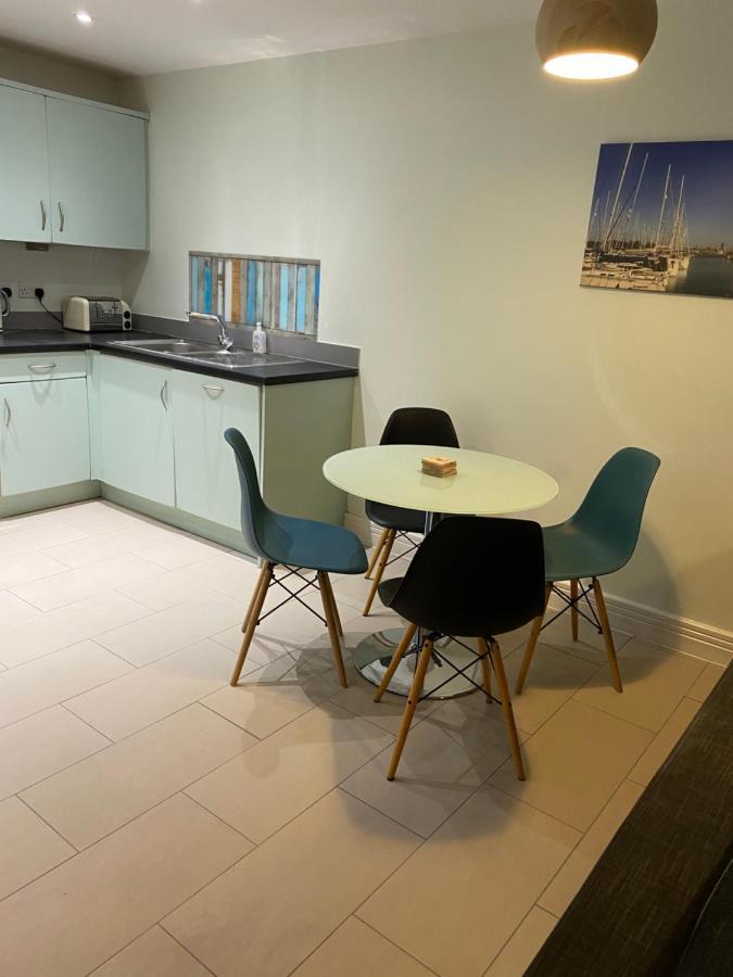 Stunning Marina Apartment Gosport Portsmouth Dış mekan fotoğraf