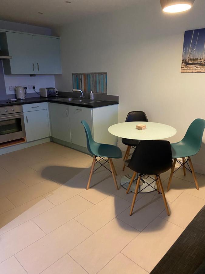 Stunning Marina Apartment Gosport Portsmouth Dış mekan fotoğraf