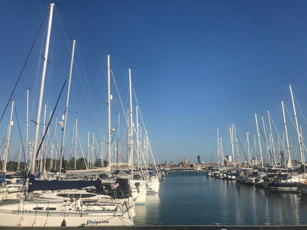 Stunning Marina Apartment Gosport Portsmouth Dış mekan fotoğraf